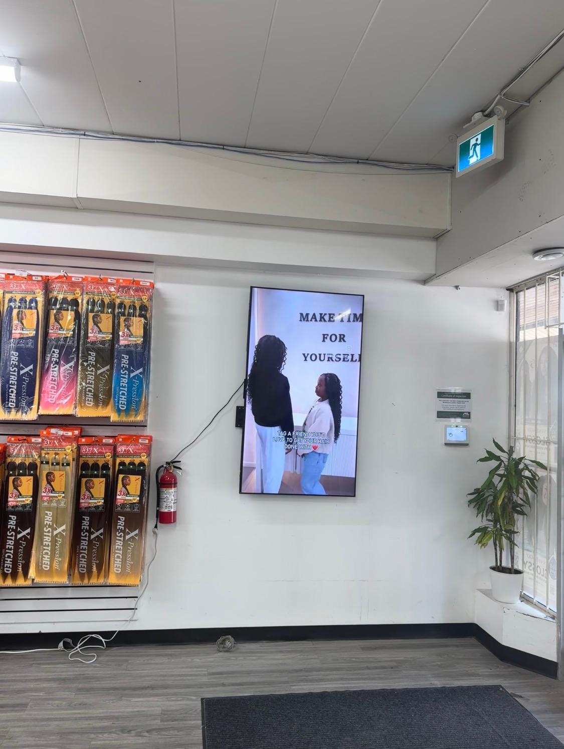 Braids and Wigs Indoor Screen 2