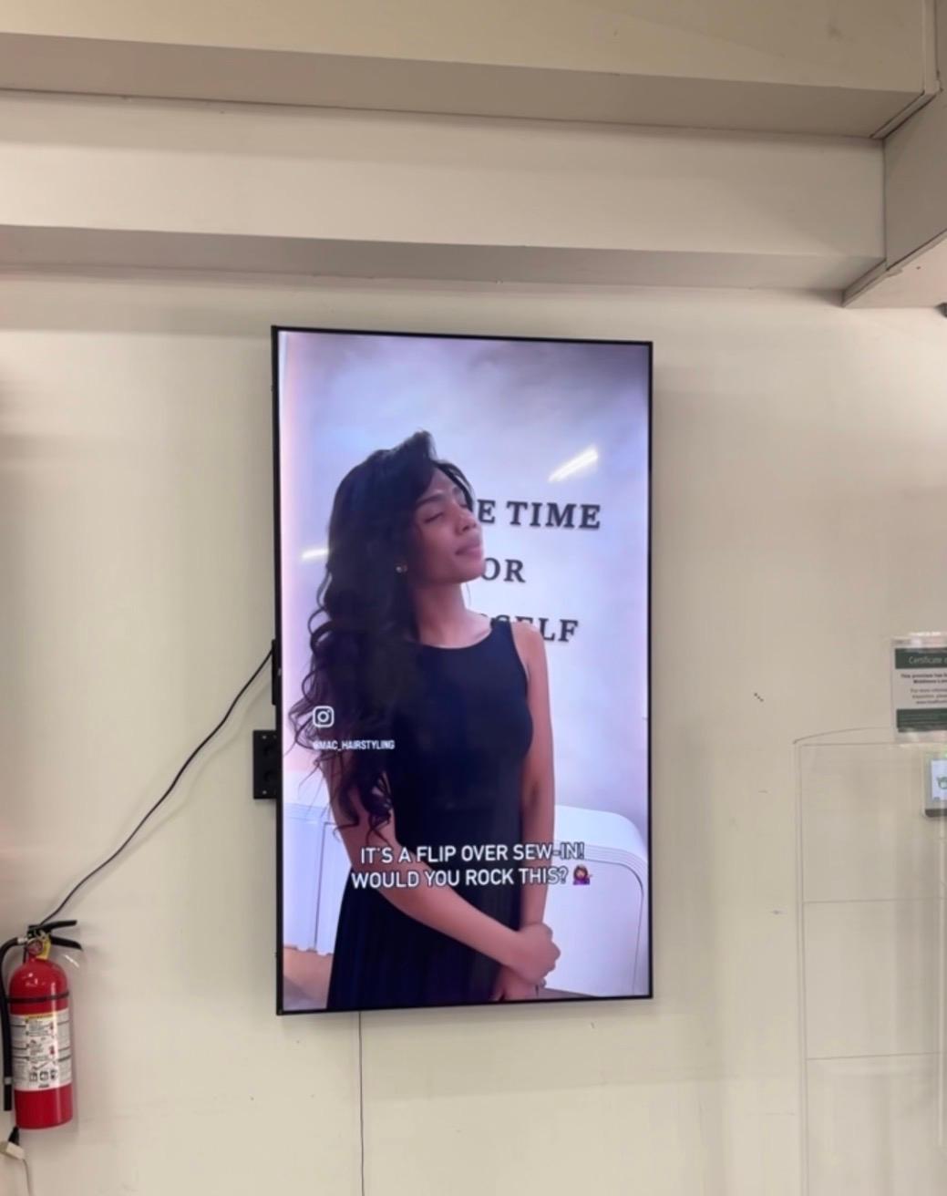 Braids and Wigs Indoor Screen 3